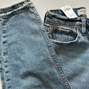 Abercrombie & Fitch The 80s Mom High Rise Jeans